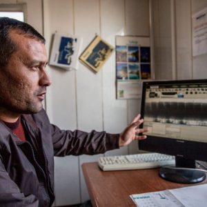 Tajik law enforcement receives international aid to re-equip border checkpoints. The customs office employees say that the X-ray machine for trucks was installed by the Americans and costs $6,000,000.